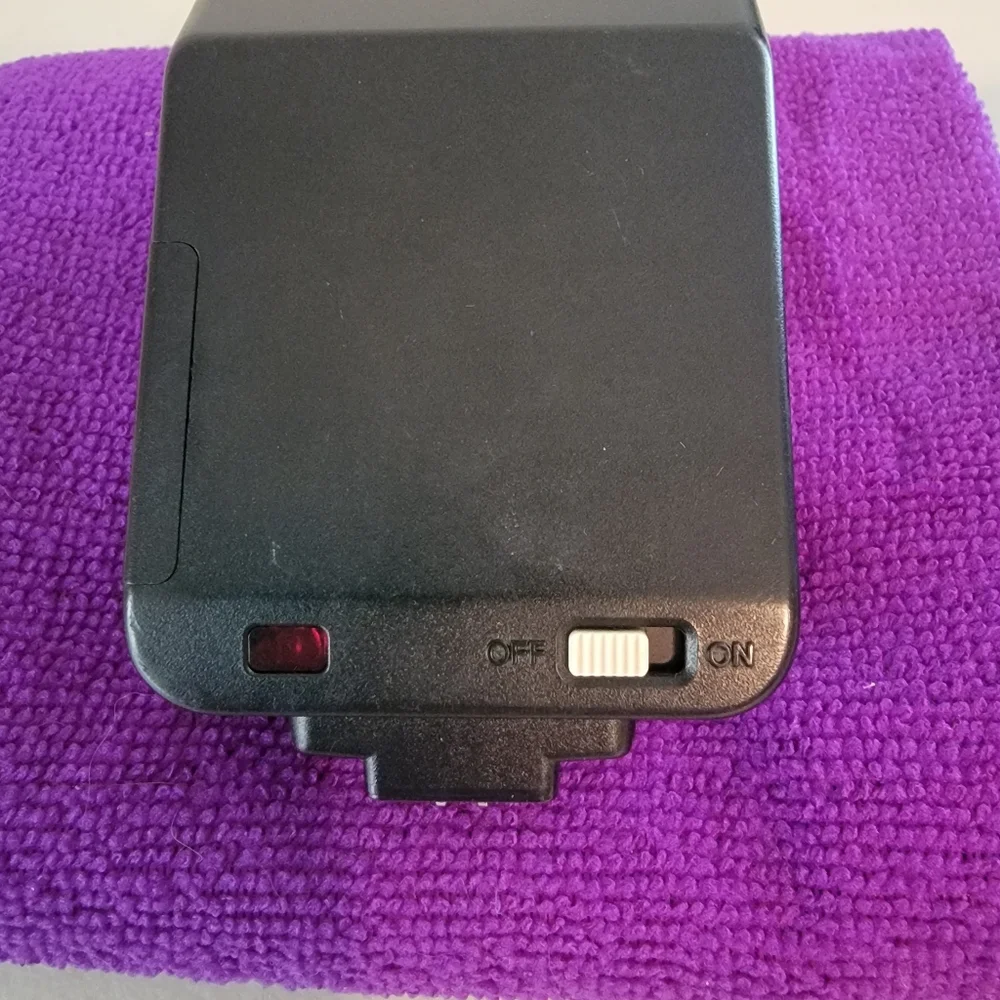 Canon 244T Speedlite Camera Flash with Case